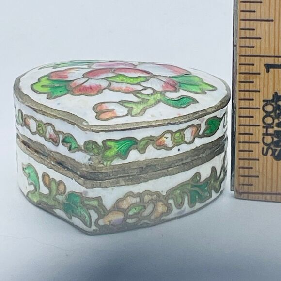 Vintage Mini Heart Shaped Metal Glazed Enameled Trinket Jewelry Pill Box Blue - Picture 10 of 10